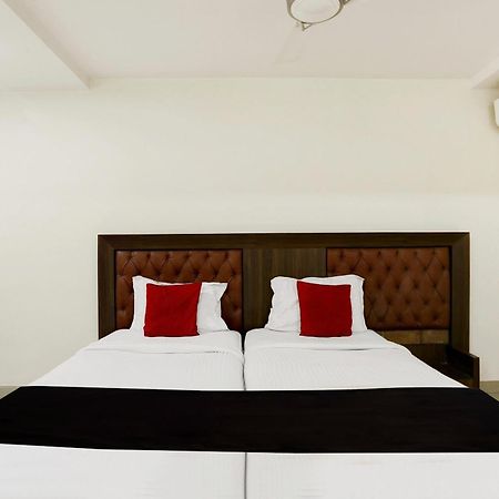Townhouse Halcyon Deccan Inn Near Shilparamam Kondapur  Eksteriør billede