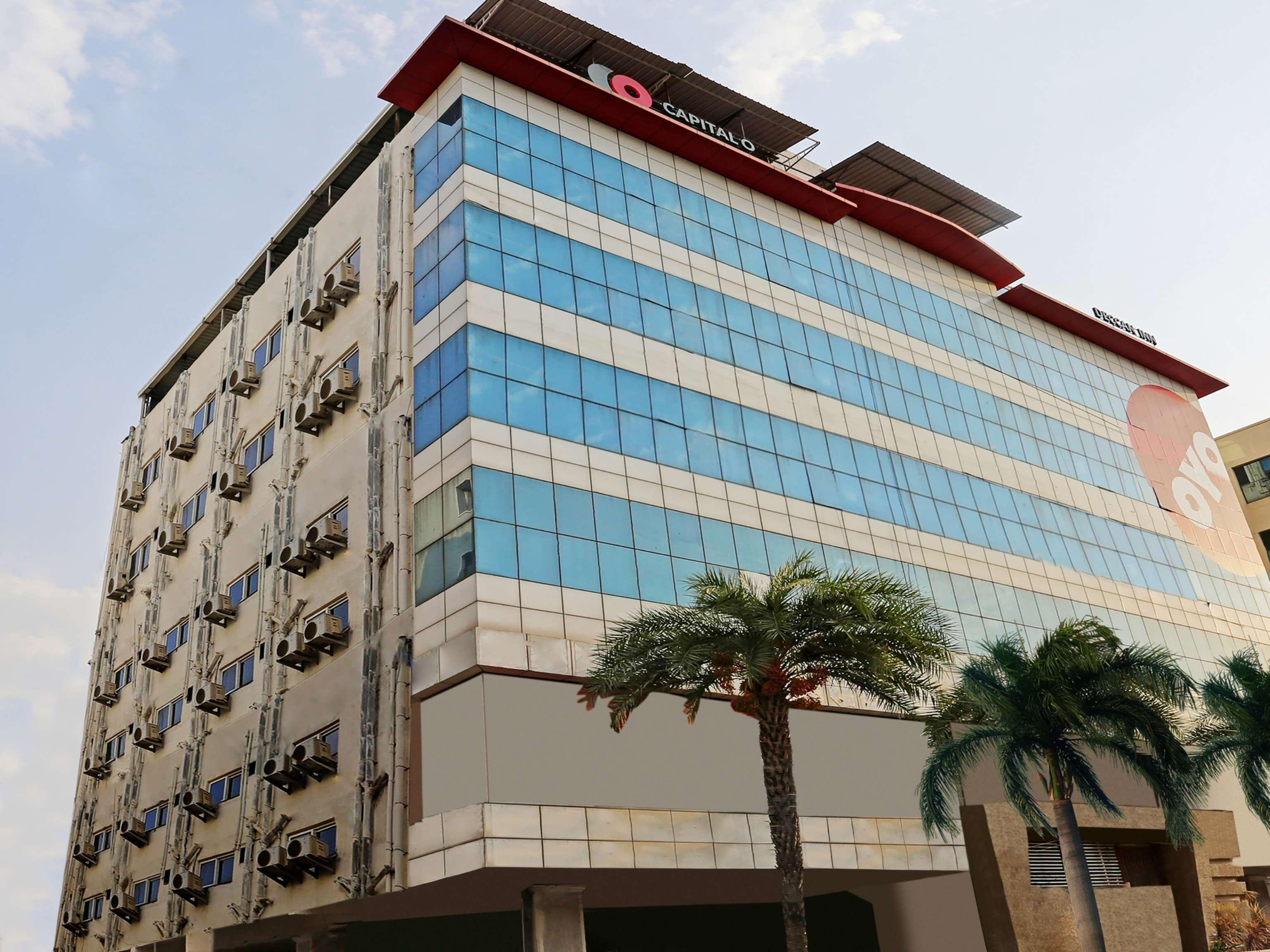 Townhouse Halcyon Deccan Inn Near Shilparamam Kondapur  Eksteriør billede